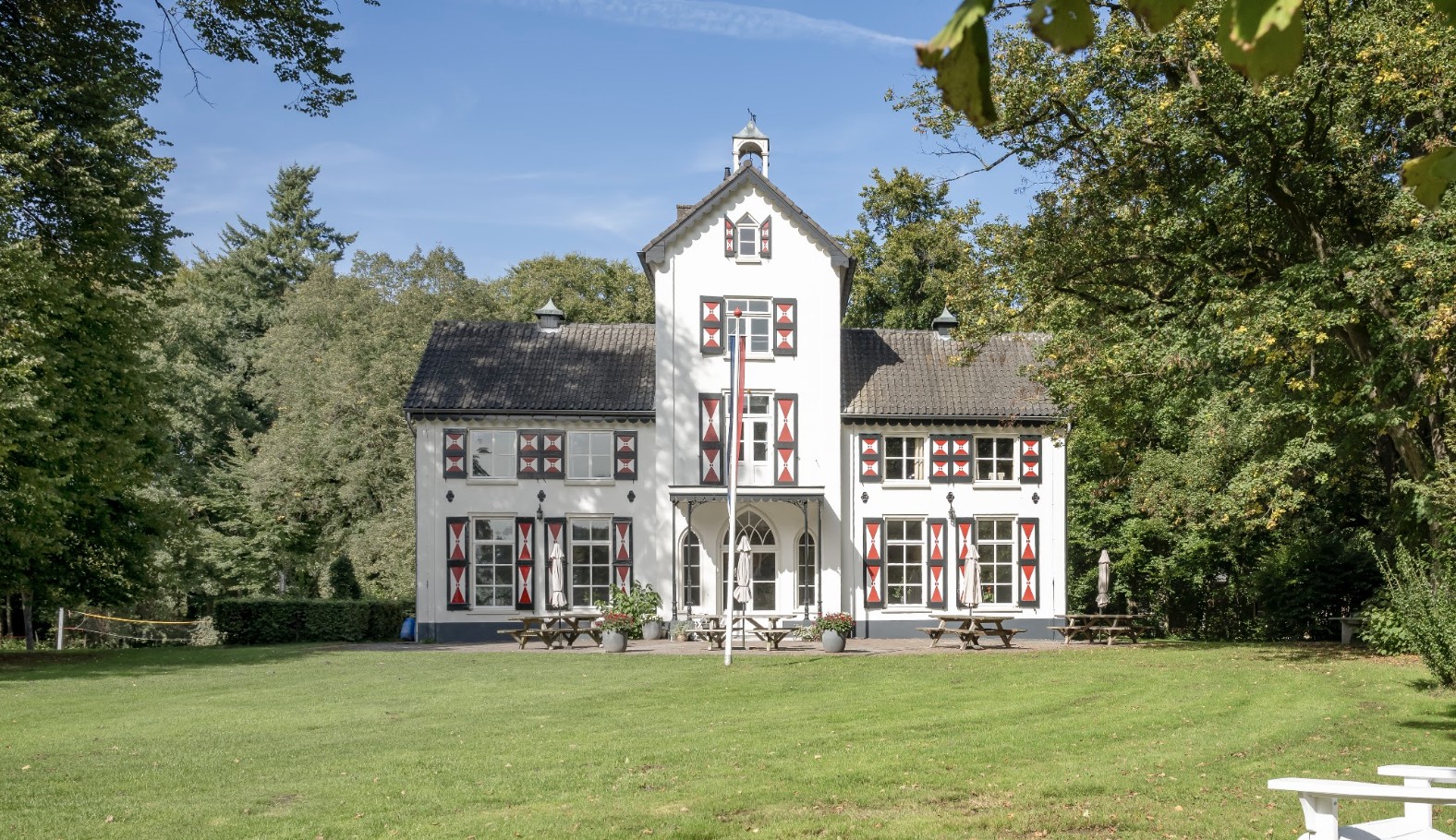 HET WOLDHUIS — CONTENT / SOCIAL